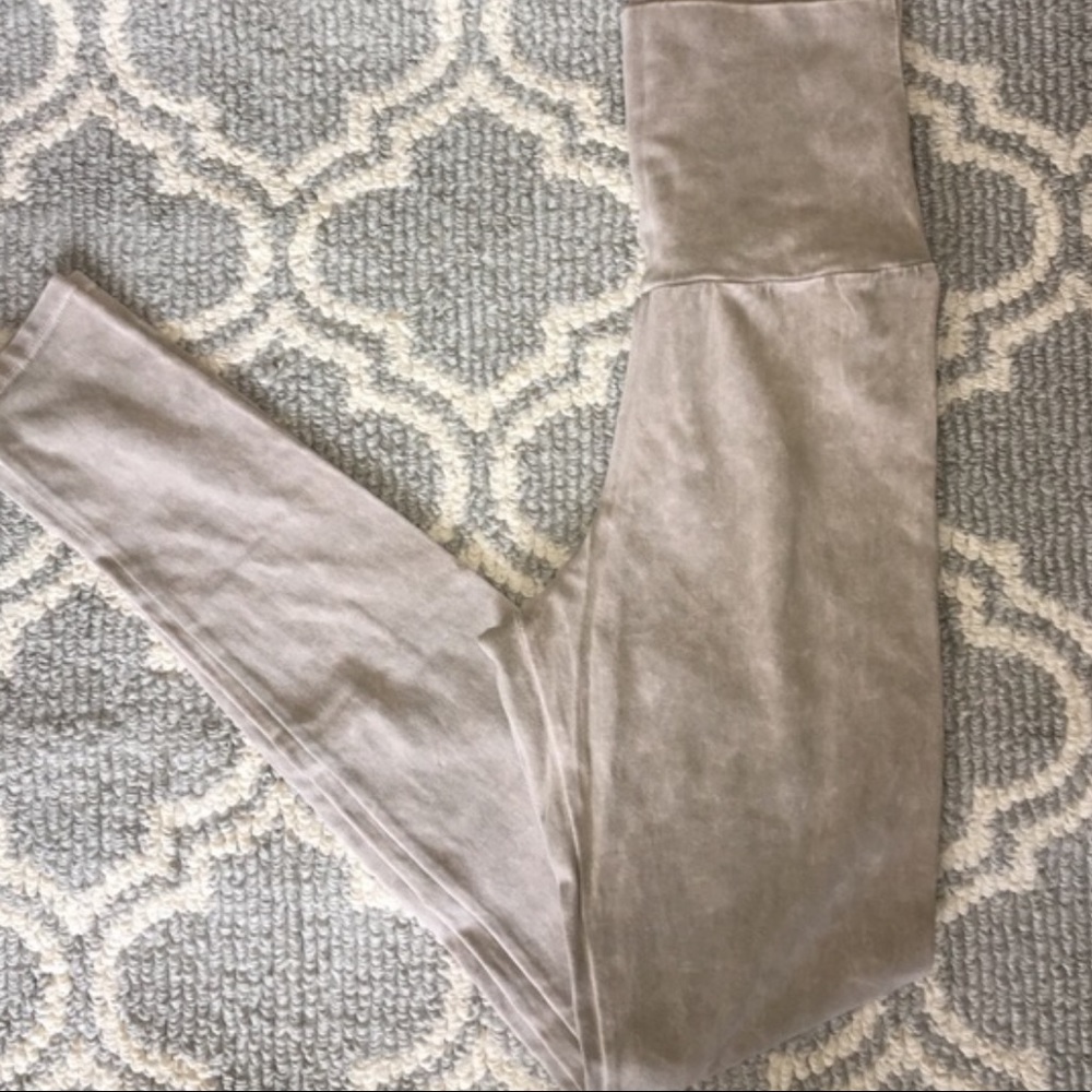 High waisted leggings